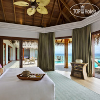 Dusit Thani Maldives Ocean Pavilion with Pool_Bedro