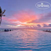 Fushifaru Maldives Main Pool