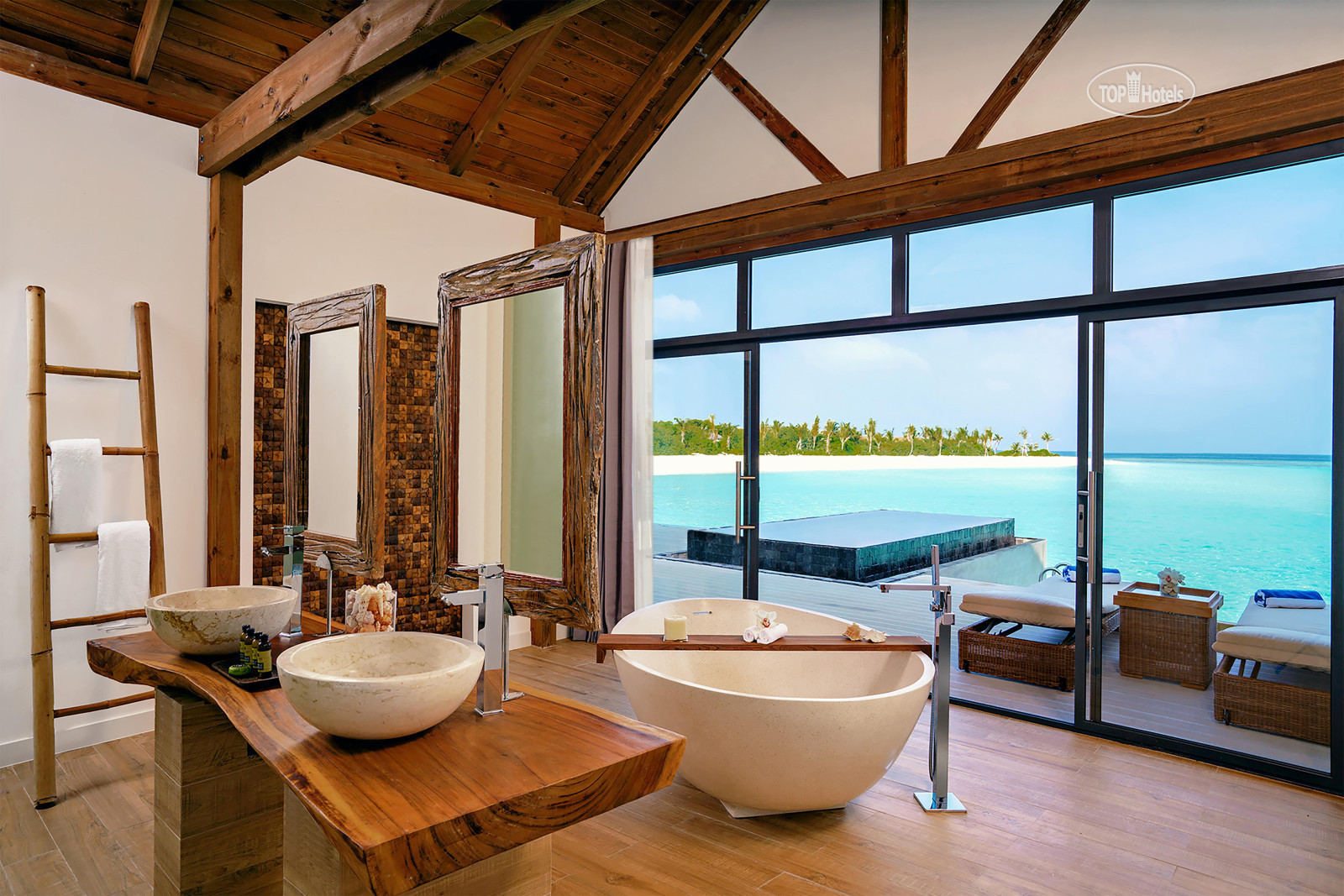 Movenpick Maldives Resort снорклинг