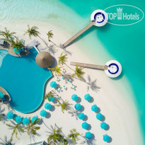 Beach Club Pool в Kandima Maldives 5*