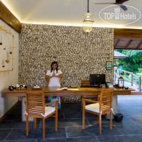 The Barefoot Eco Hotel 