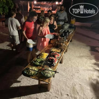 Dhiffushi Inn Beach live music and BBQ