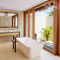 Radisson Blu Resort Maldives Beach Villa - Bathroom