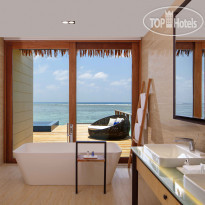 Radisson Blu Resort Maldives Overwater Villa - Bathroom wit