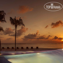Radisson Blu Resort Maldives Main Pool - Sunset View