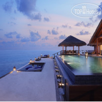Taj Exotica Resort Rehendi Suite - подвесной пляж
