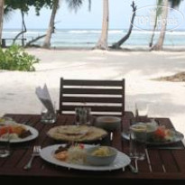 Thulusdhoo Surf Camp Ресторан