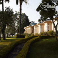 Ceylon Tea Trails Castlereagh Bungalow Entrance