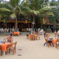 International Beach Hotel & Restaurant 