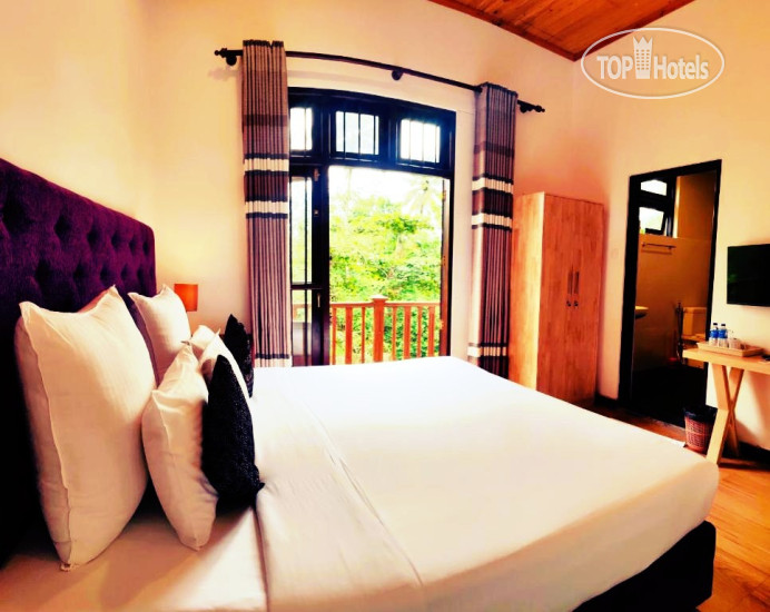 Aura By Epic Collection