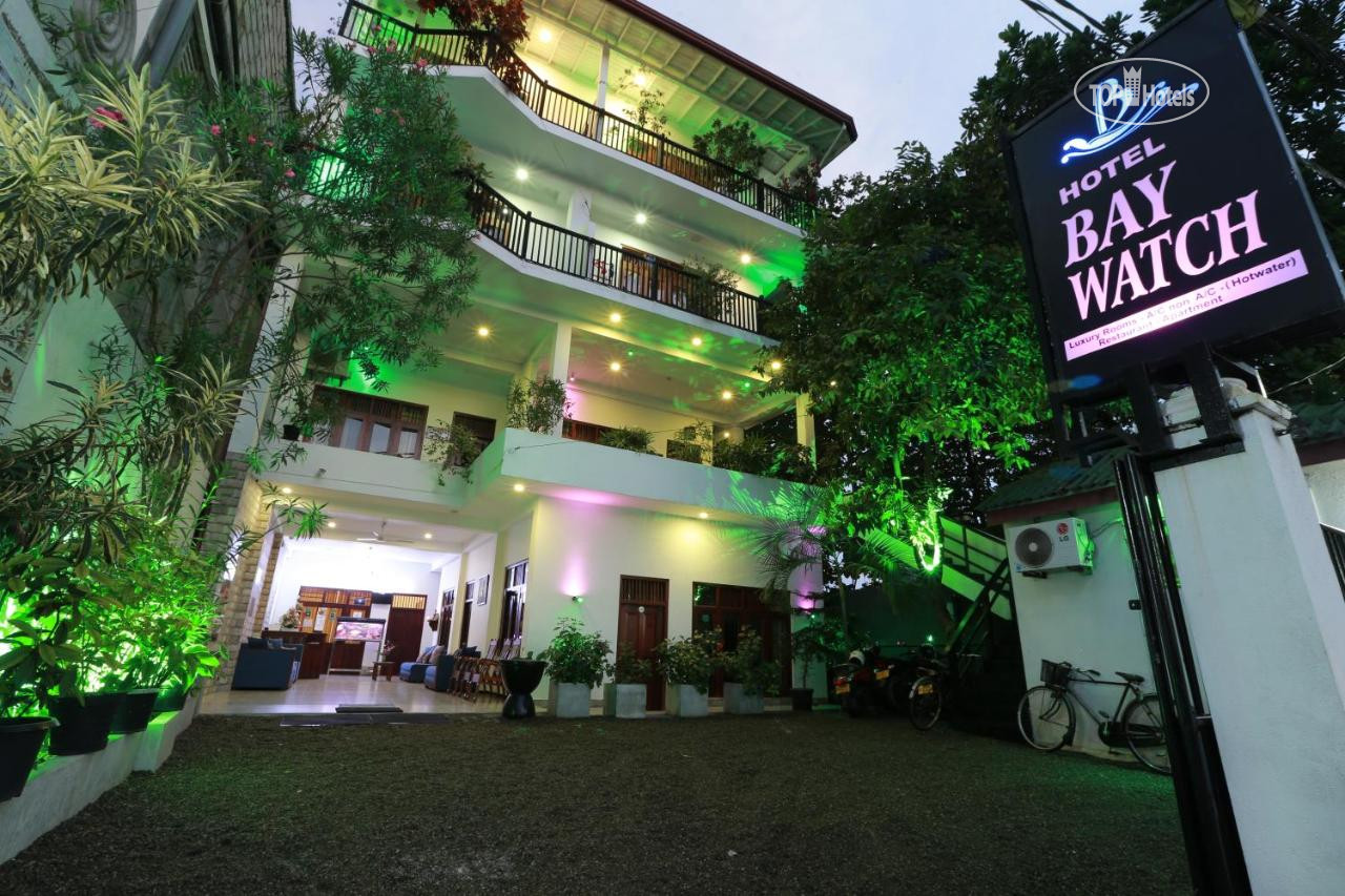Hotel j unawatuna. Hotel Bay watch 3 Шри-Ланка Унаватуна. Hotel Bay watch 3 Унаватуна. Holiday Inn Unawatuna Унаватуна. Rock House Unawatuna 3 Шри-Ланка.