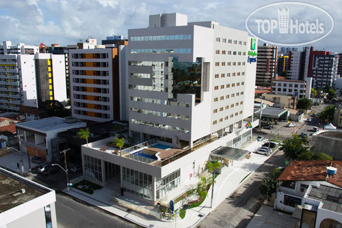 Фотографии отеля  Holiday Inn Express Maceio Ponta Verde 2*