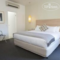 Urban St Kilda Hotel 4*