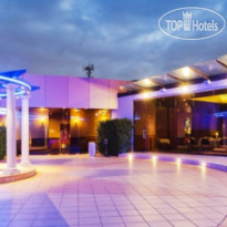 Taylors Lakes Hotel 