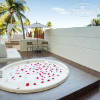 Dreams Sands Cancun Resort & Spa Preferred Club Honeymoon Suite