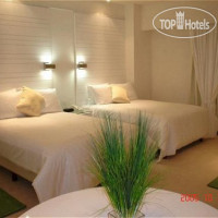 Holiday Inn Express Hotel & Suites at the WTC 2*
