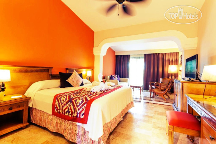Grand Palladium Colonial Resort & Spa