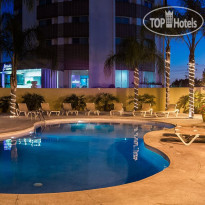 Staybridge Suites Guadalajara Expo Бассейн