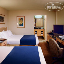 Holiday Inn Express At Monterey Bay 
