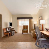 Embassy Suites Mandalay Beach Hotel & Resort