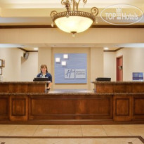 Holiday Inn Express Hotel & Suites Dinuba West 
