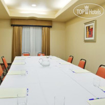 Holiday Inn Express Hotel & Suites Dinuba West 