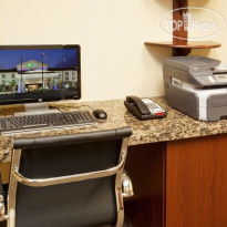 Holiday Inn Express Hotel & Suites Dinuba West 