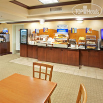 Holiday Inn Express Hotel & Suites Fresno (River Park) Hwy 41