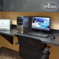 Holiday Inn Express Hotel & Suites Fresno (River Park) Hwy 41