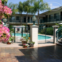 Tarzana Inn