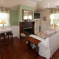 Headlands Inn Bed & Breakfast Casper Cottage