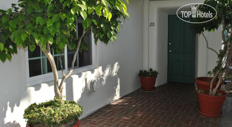 Новые добавленные фото туристов Coast Village Inn - Santa Barbara 2*