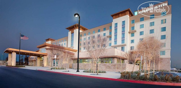 Фотографии отеля  Embassy Suites Palmdale 3*