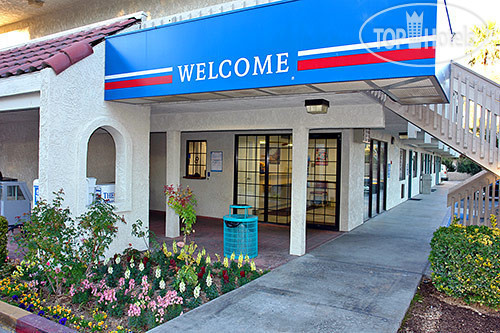 Фотографии отеля  Motel 6 Barstow 2*