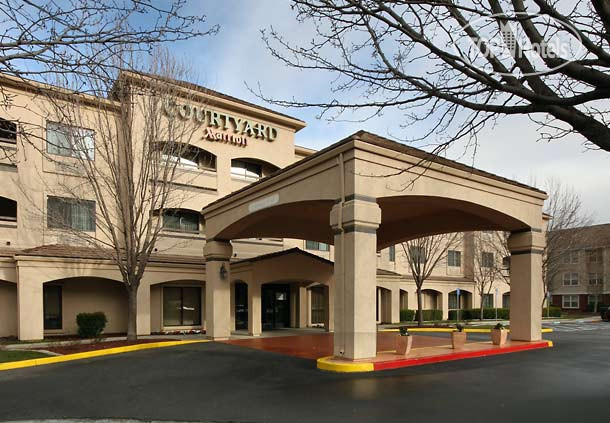 Фотографии отеля  Courtyard by Marriott San Jose South - Morgan Hill 3*