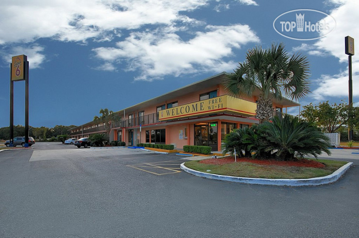 Photos Super 6 Inn & Suites Pensacola