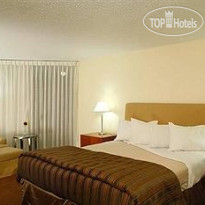 Paramount Plaza Hotel & Suites