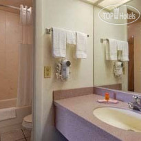 Howard Johnson Express Inn Suites - South Tampa Airport 