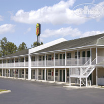 Super 8 Monticello 