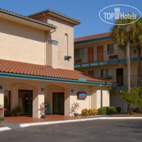 Howard Johnson Inn and Suites Jacksonville 