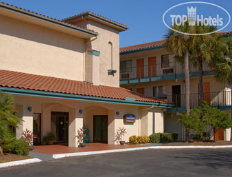 Фотографии отеля  Howard Johnson Inn and Suites Jacksonville 2*