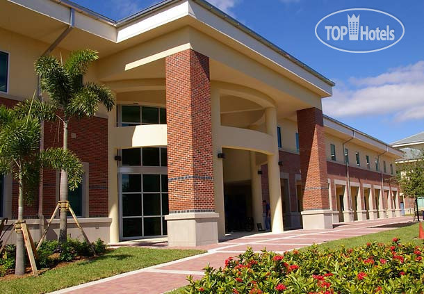 Фотографии отеля  Fairfield Inn & Suites by Marriott Fort Pierce 3*