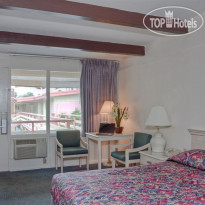 Golden Host Resort 