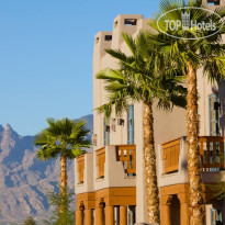 Lodge on the Desert 