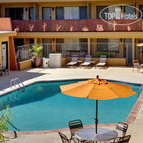 Best Western Plus Royal Sun Inn & Suites 