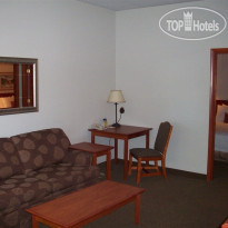 Bend Three Sisters Inn & Suites 