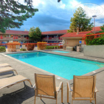 Bend Three Sisters Inn & Suites 