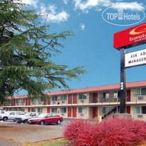 Econo Lodge Inn & Suites Hillsboro 