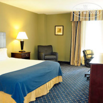 Holiday Inn Express Hotel & Suites Delafield 