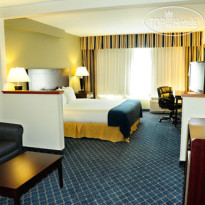 Holiday Inn Express Hotel & Suites Delafield 